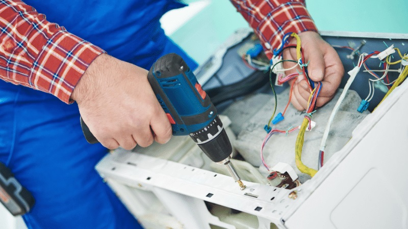 Şereflikoçhisar Amana Amana çamaşır makinesi kart tamiri – Su almama arızası orijinal parça ile giderildi. - Teknik servis örneği
